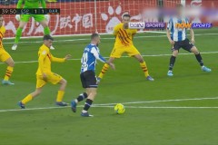 布斯克茨退役：巴塞罗那传奇中场告别西甲36冠荣耀